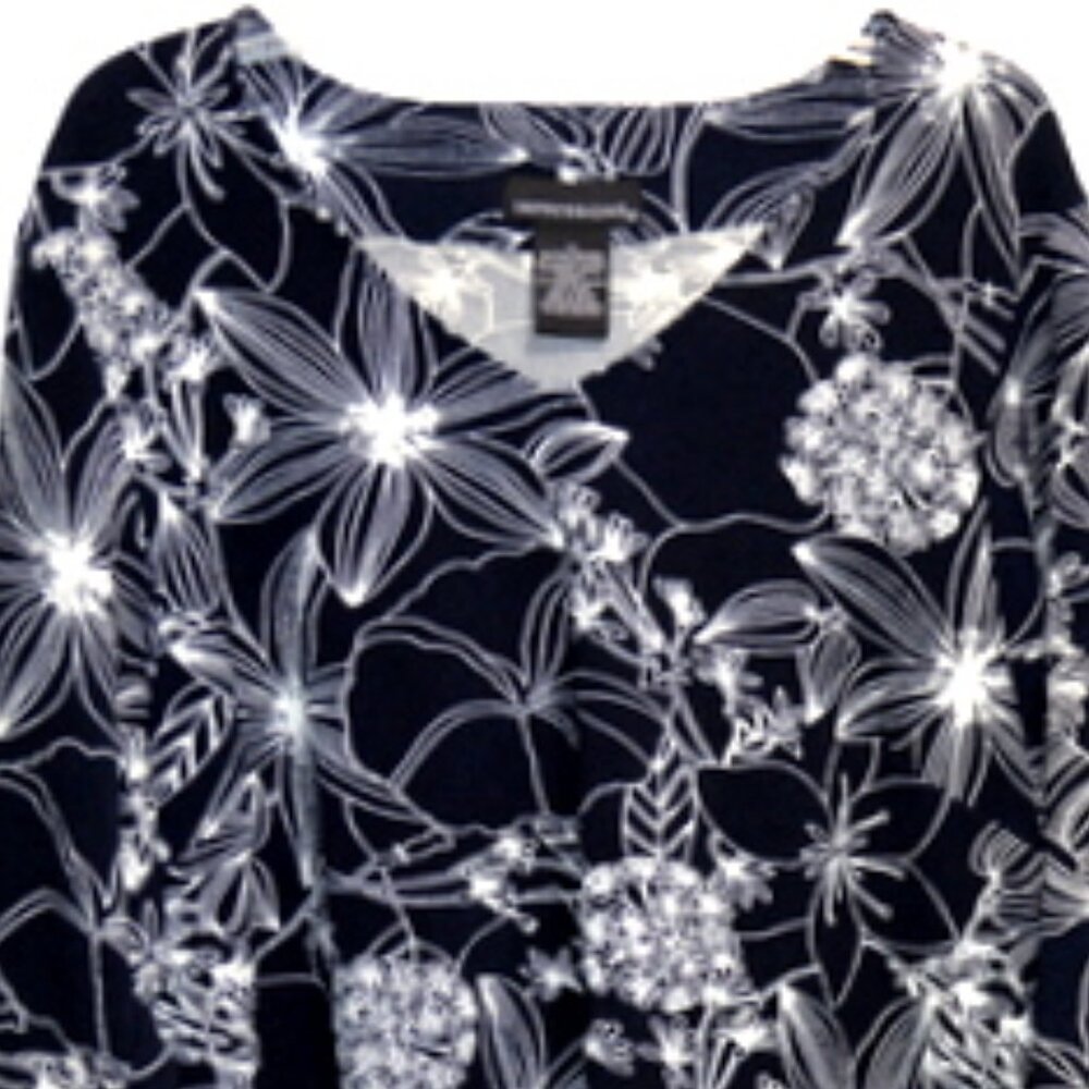 Impressions Women's Black Floral V-Neck 3/4 Sleeve Top – Size: 1X - Picture 3 of 10
